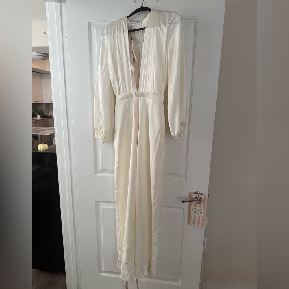 House of CB; ivory jumper; new with tags; Size Small